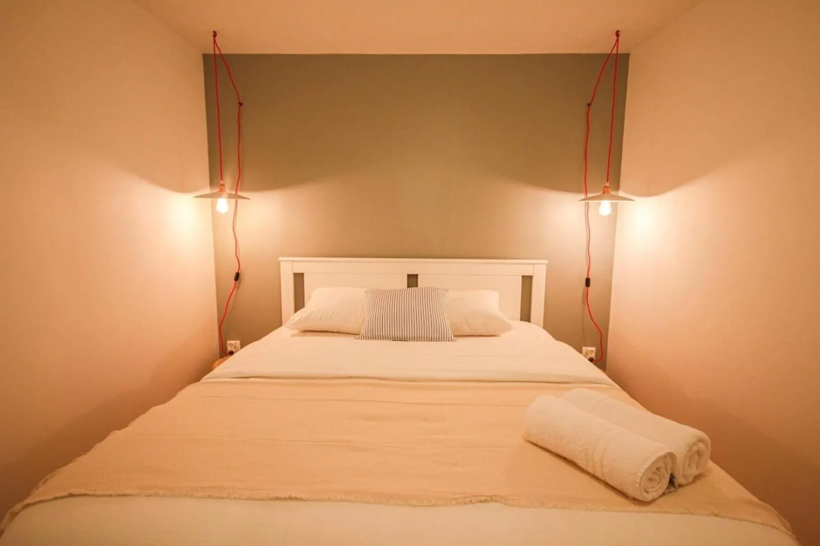 Lille Grand Place - Apartment With 2 Bedrooms contacts